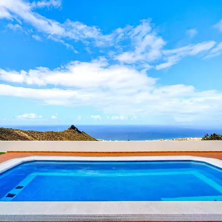 Lejlighed With Private Pool